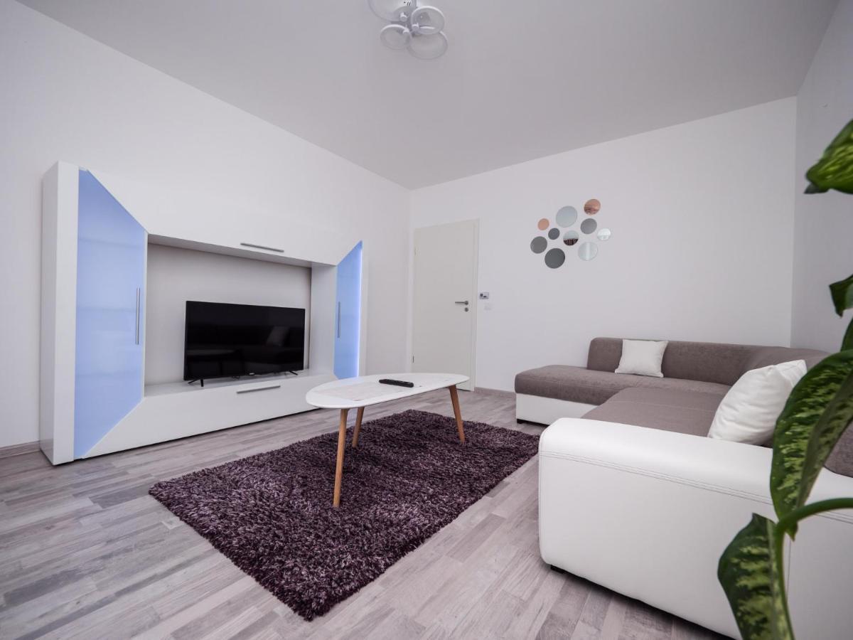 Avantgarden King Apart Brasov Exterior photo